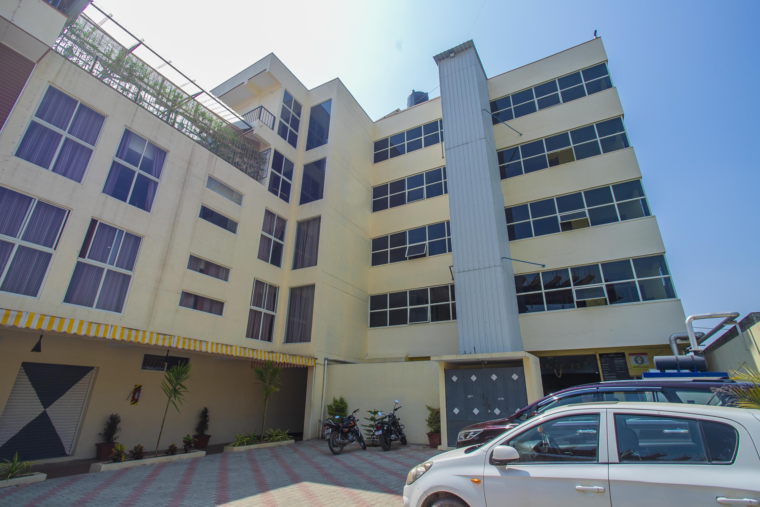 Oyo 22837 Chairmen'S Hotel Bengaluru Kültér fotó