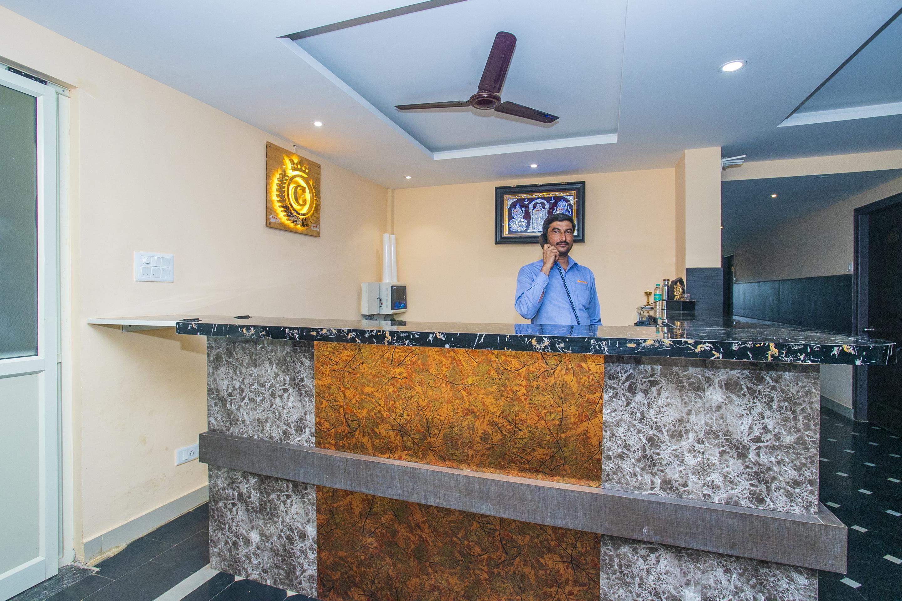 Oyo 22837 Chairmen'S Hotel Bengaluru Kültér fotó