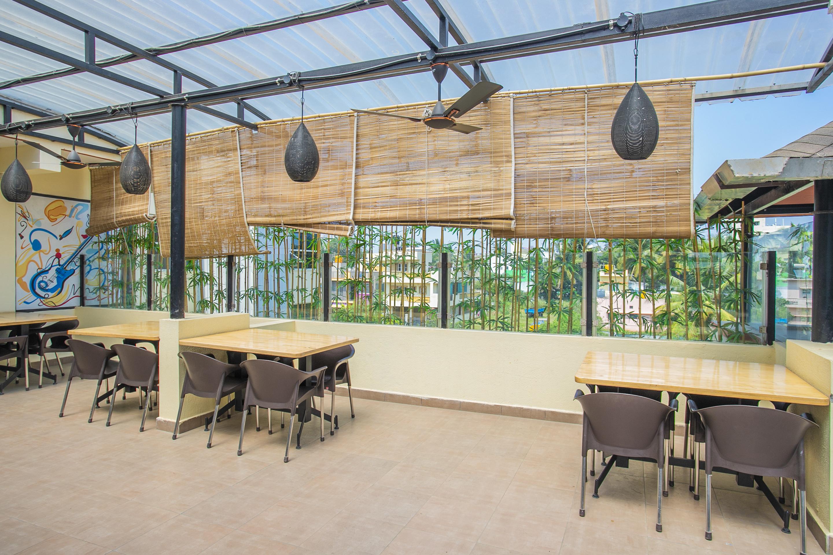 Oyo 22837 Chairmen'S Hotel Bengaluru Kültér fotó