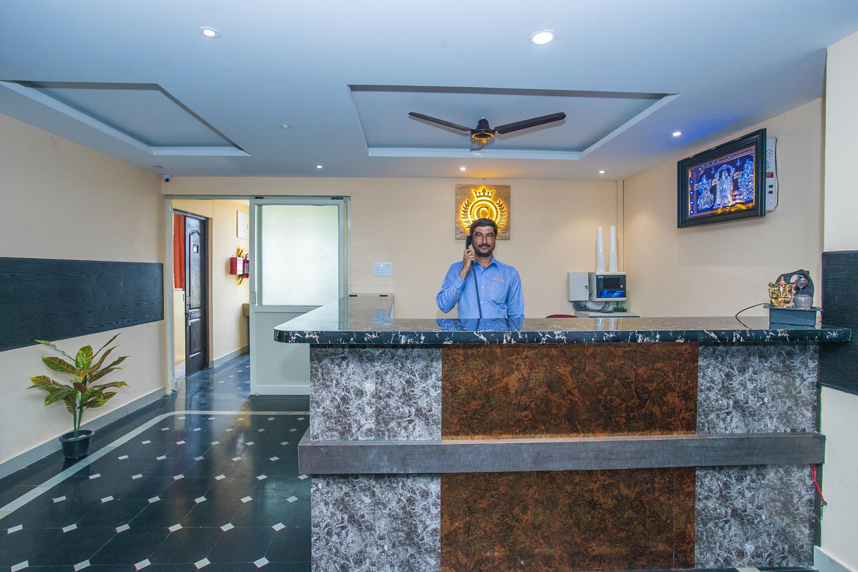 Oyo 22837 Chairmen'S Hotel Bengaluru Kültér fotó
