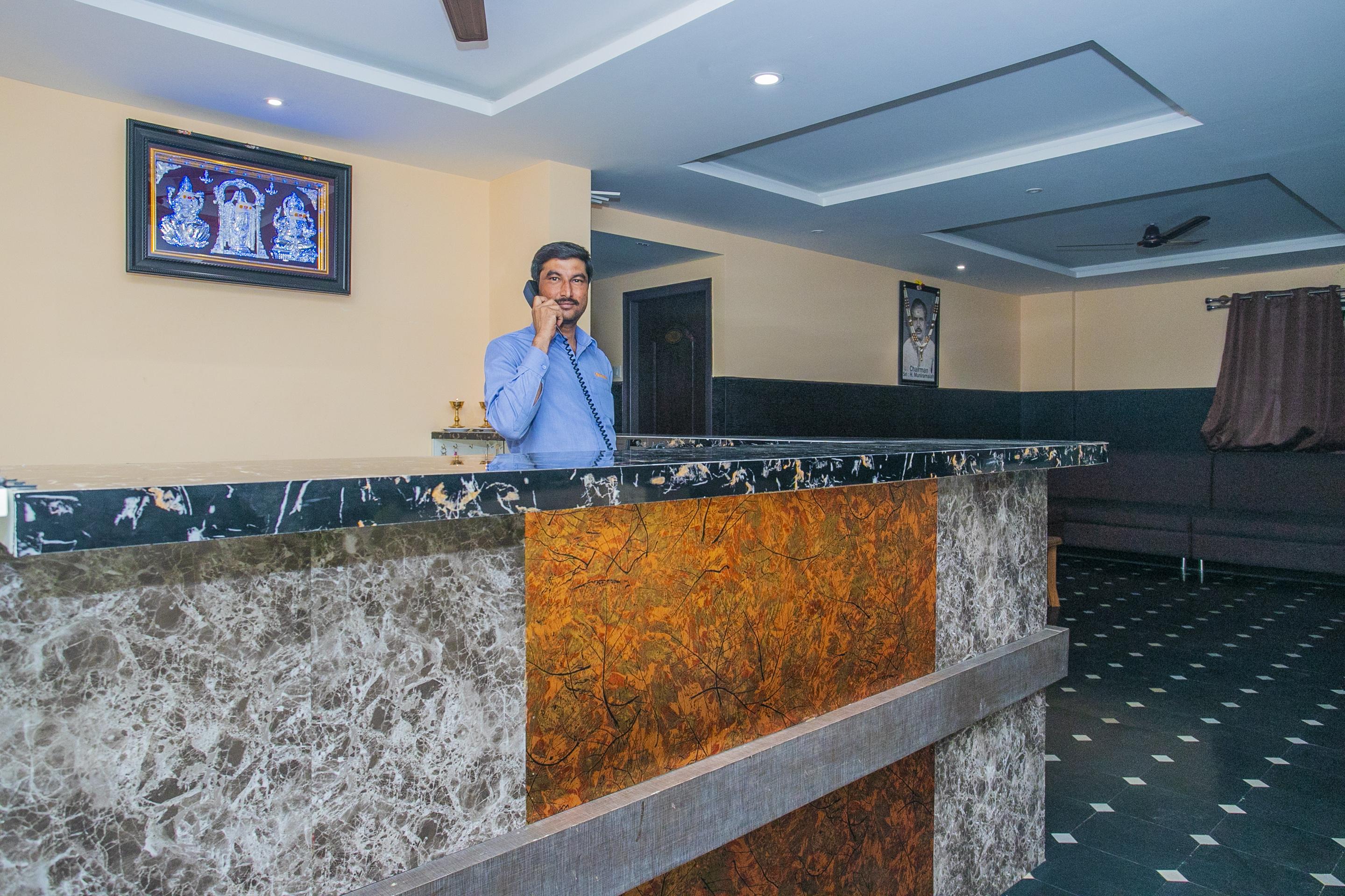 Oyo 22837 Chairmen'S Hotel Bengaluru Kültér fotó
