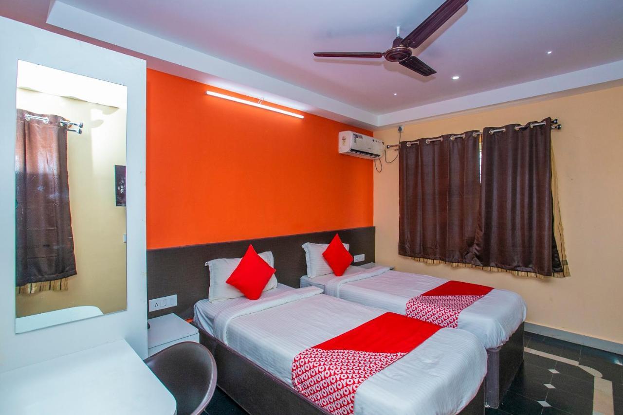 Oyo 22837 Chairmen'S Hotel Bengaluru Kültér fotó