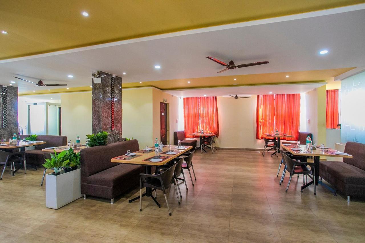 Oyo 22837 Chairmen'S Hotel Bengaluru Kültér fotó