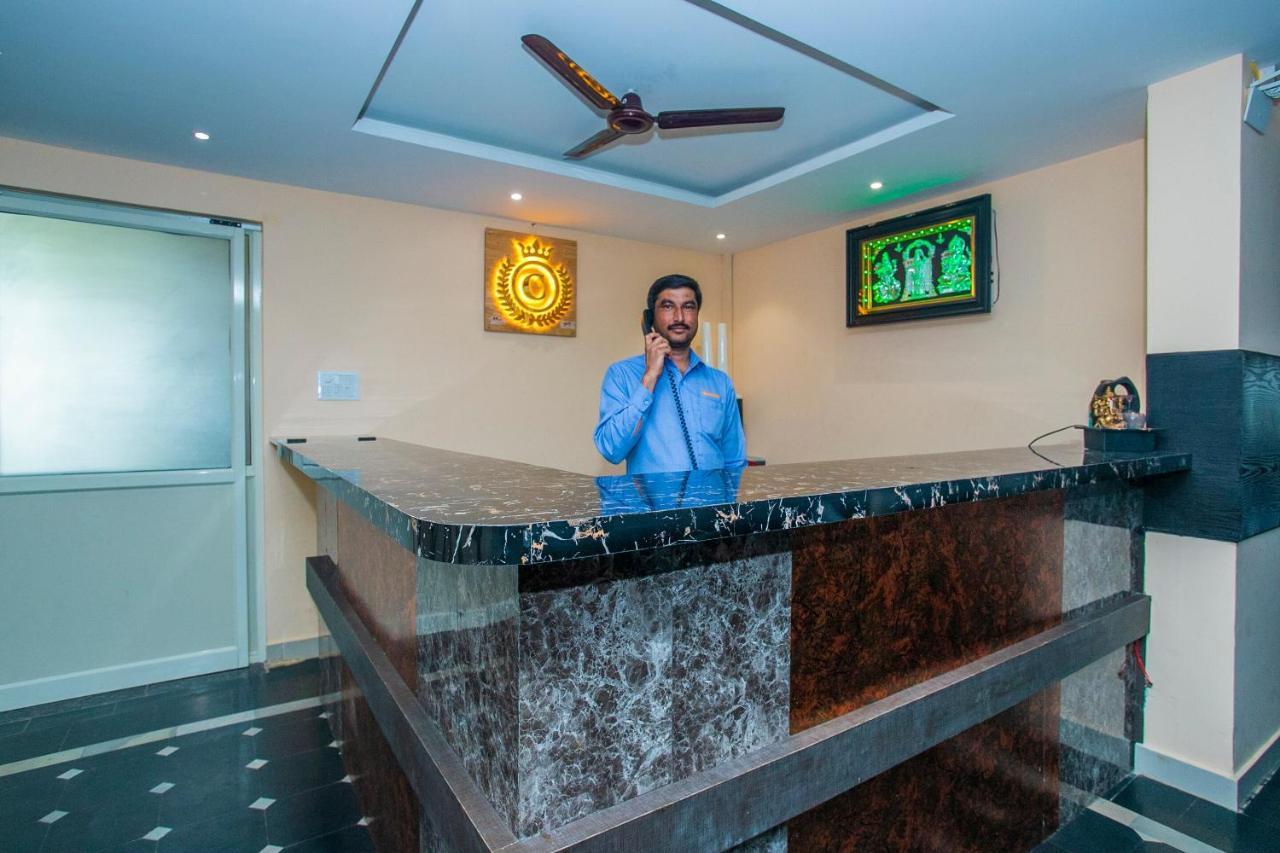 Oyo 22837 Chairmen'S Hotel Bengaluru Kültér fotó